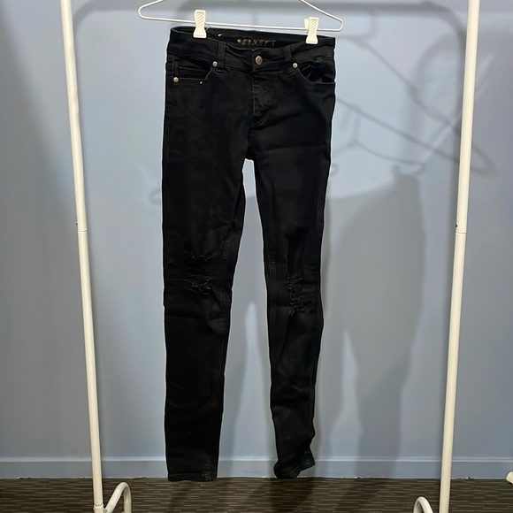 Black Refuge Denim Distressed Jeans 